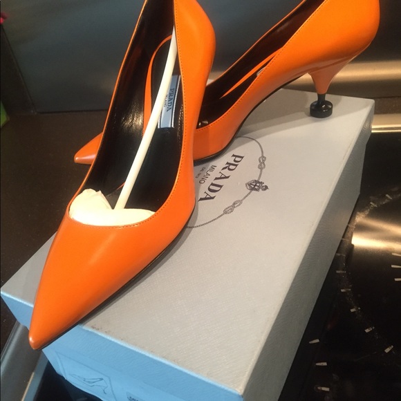 💥SALE💥Brand New authentic PRADA LEATHER SHOES - Picture 2 of 6